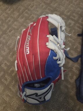 Mizuno Kids' Red & Blue Baseball Glove